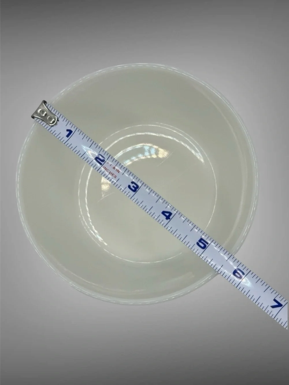 VINTAGE MILK GLASS POWDER BOWL WITH LID